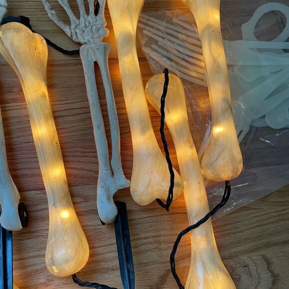 Halloween Skeleton Light Up Bones Vintage Glow in the Dark 5 Foot Skeleton - Picture 7 of 15